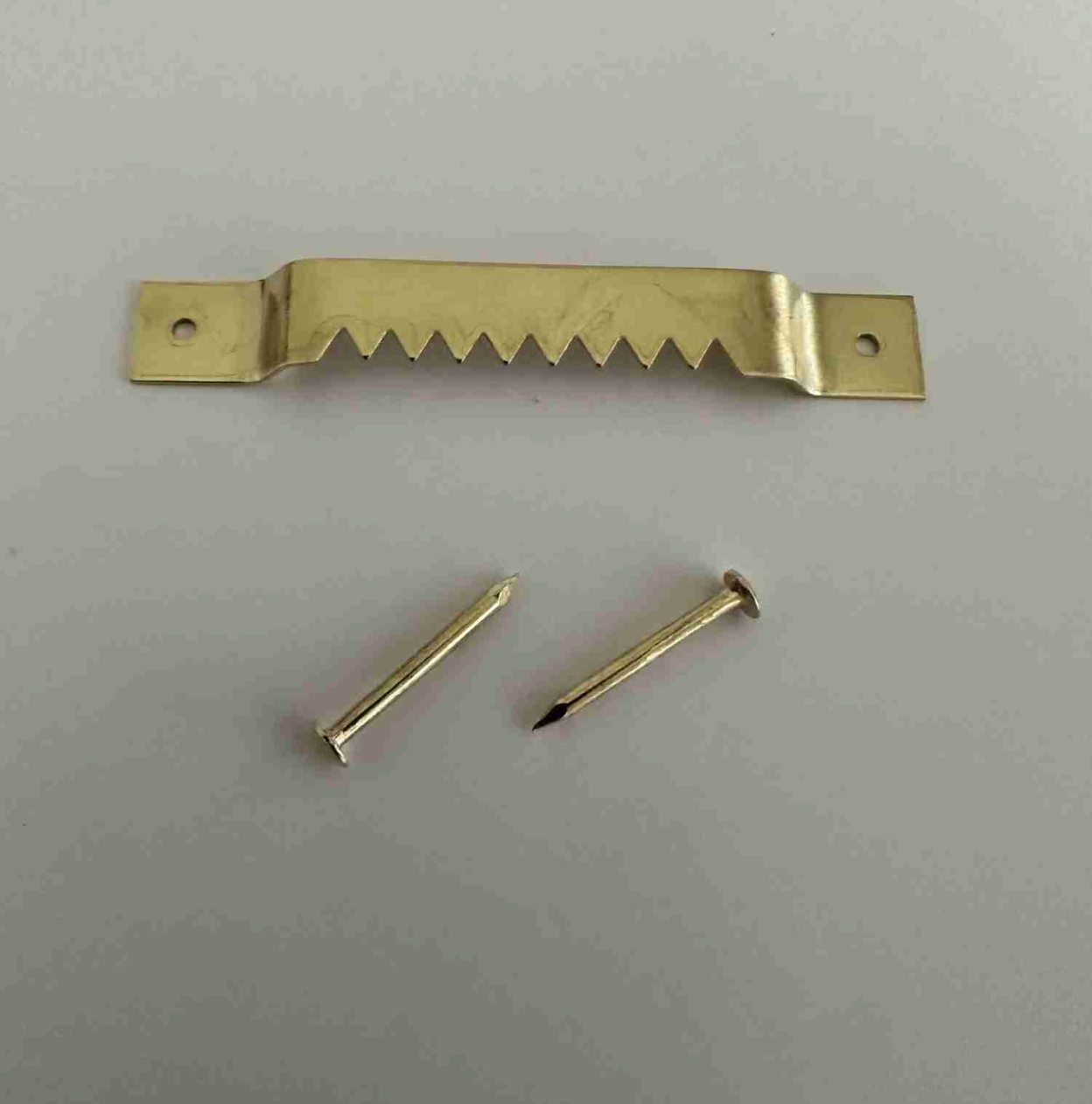 14 Ganci Per Quadri A Foro Di Serratura | Ganci Metallici Con Viti, Per Appendere Cornici E Decorazioni - Foto 2